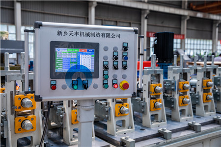 TF動(dòng)力柜立柱冷彎生產(chǎn)線(xiàn)